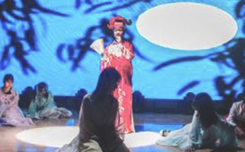 《跳伞表演》教案