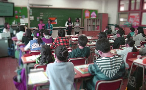 中班数学公开课教案及教学反思《拼图形》