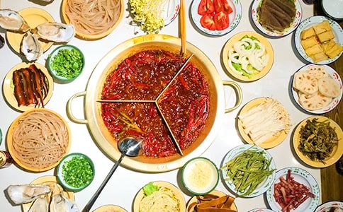 小班优秀教案《吃火锅》