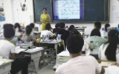 《七月的天山》教学反思