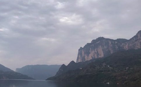 三峡导游词范文