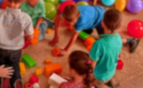 幼儿园大班科学教案：四季拼图